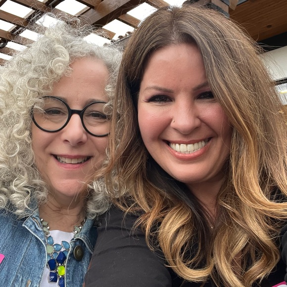 𝐃𝐄𝐂𝐄𝐌𝐁𝐄𝐑 𝟏𝟒!! POSHMARK TURNS 13!! Posh + Connect 12/14/2024 12pm - Picture 12 of 15